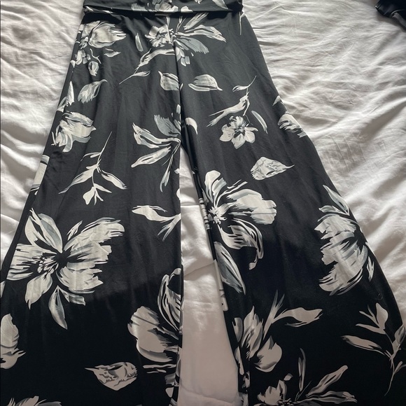 Palazzo pants - flower print - Picture 2 of 2